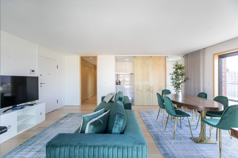 Apartamento T2 no Fosforeira Residence – cozinha - sala